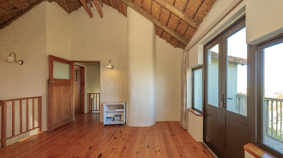 6 Bedroom Property for Sale in Suiderstrand Western Cape